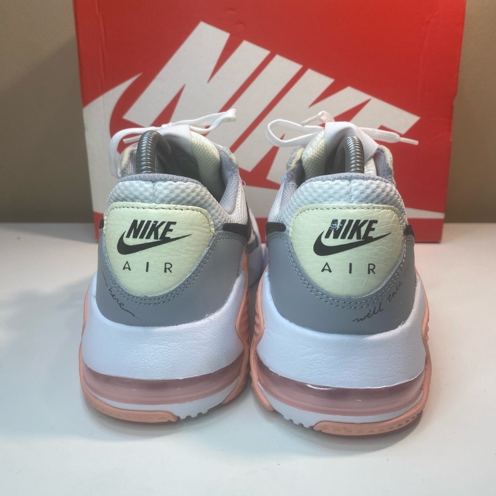 🔥 NIKE AIR MAX EXCEE WHITE PEACH GREY WOMENS RUNNING SHOE SIZE 9.5 DV2189-100 - Picture 4 of 9